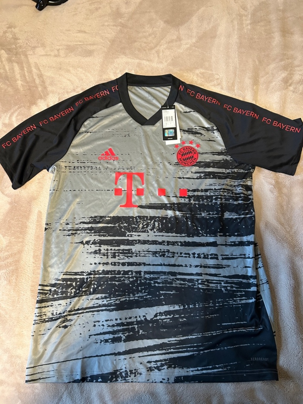 RARE NEW Adidas FC Bayern München Pre-Match Jersey Grey Paint Stroke NWT Sponsor